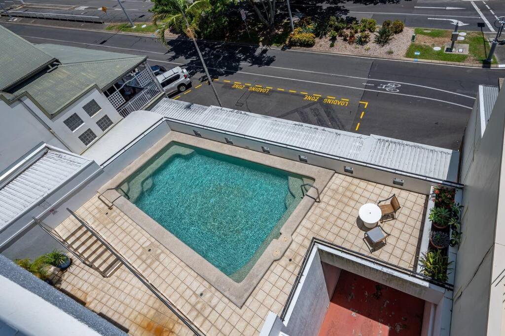 An Adorable On Abbott - Stunning Views Apartment Cairns