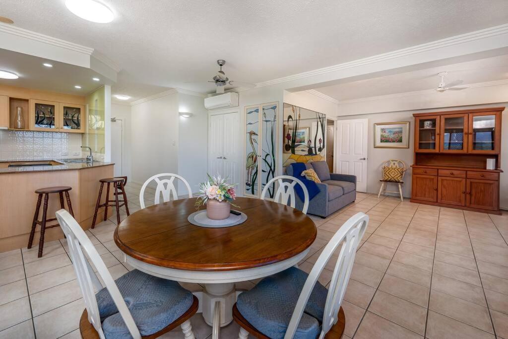 An Adorable On Abbott - Stunning Views * Cairns