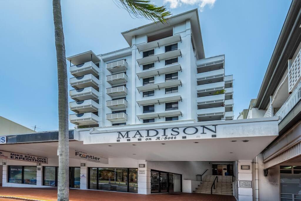 Apartment An Adorable On Abbott - Stunning Views Cairns