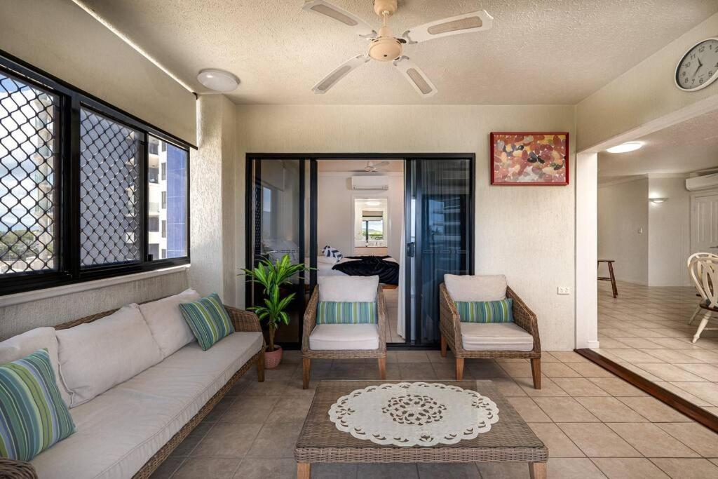 Apartment An Adorable On Abbott - Stunning Views