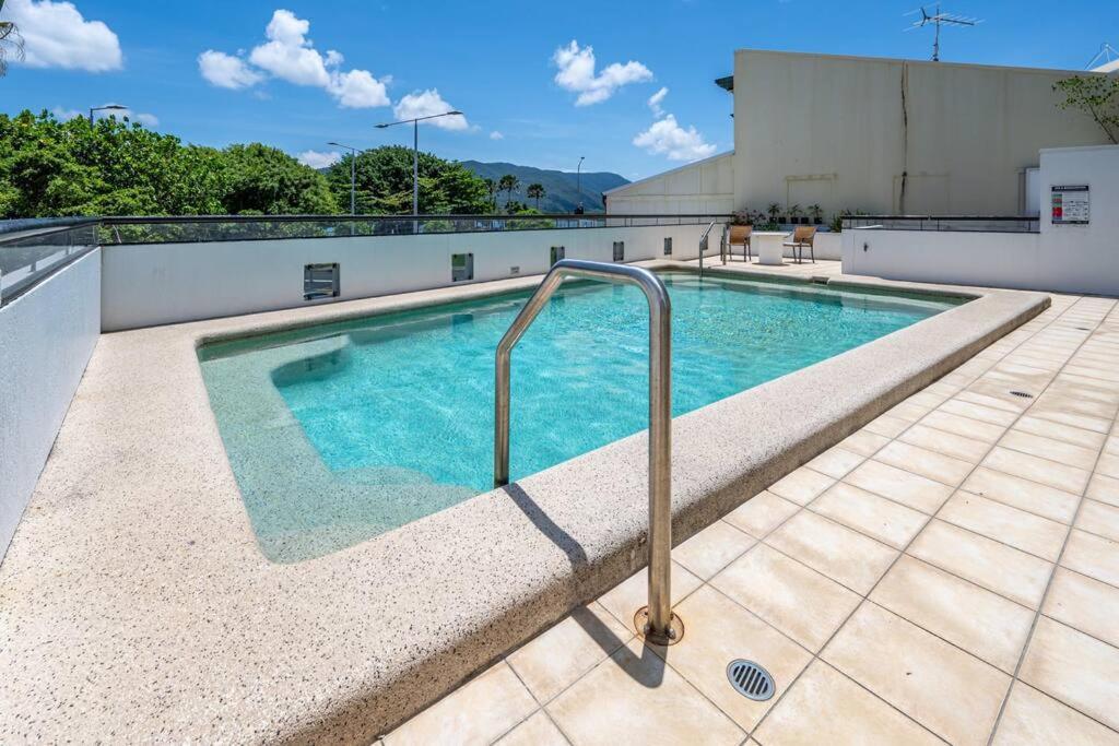 Apartment An Adorable On Abbott - Stunning Views